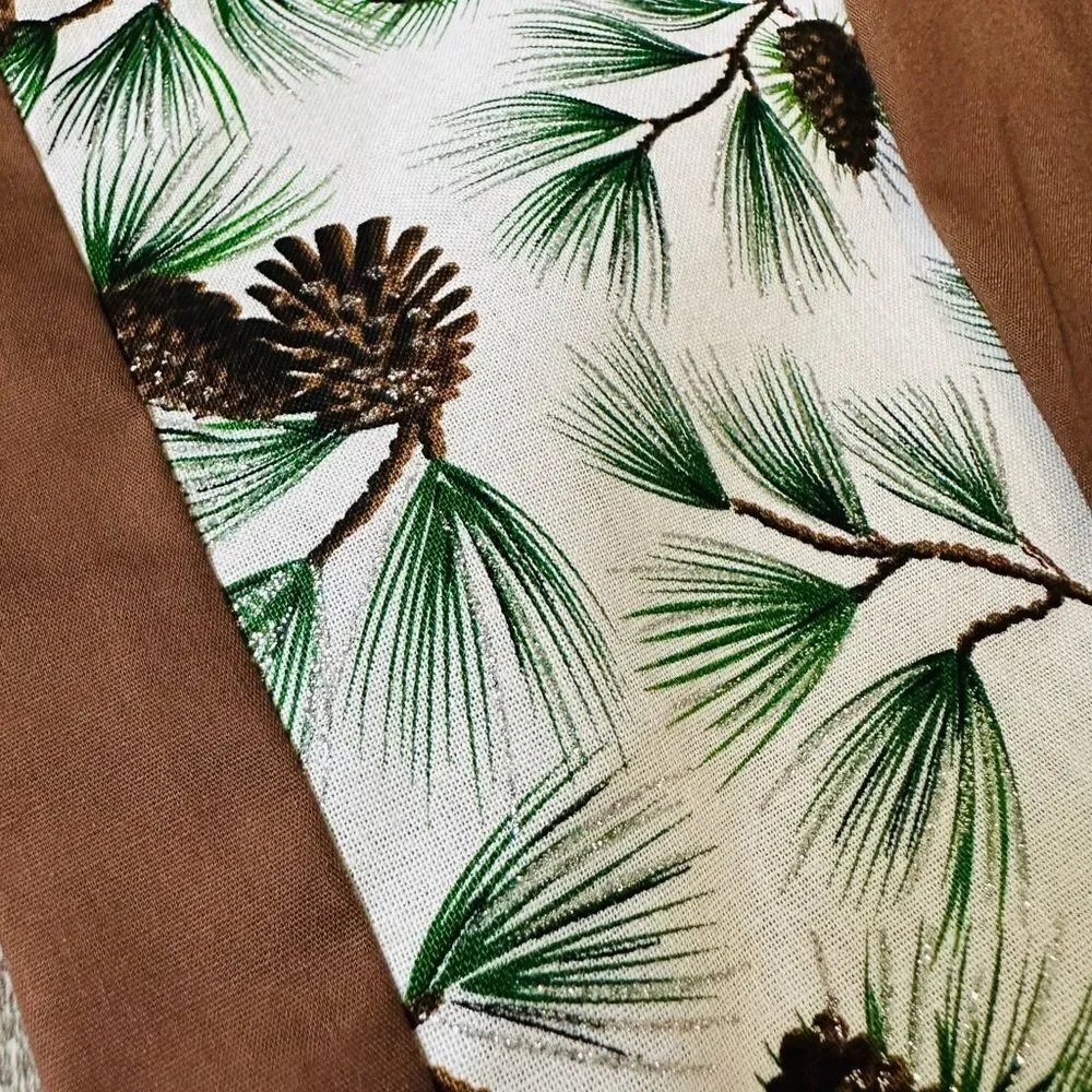 Winter Holiday Glitter Pine Cone Table Runner